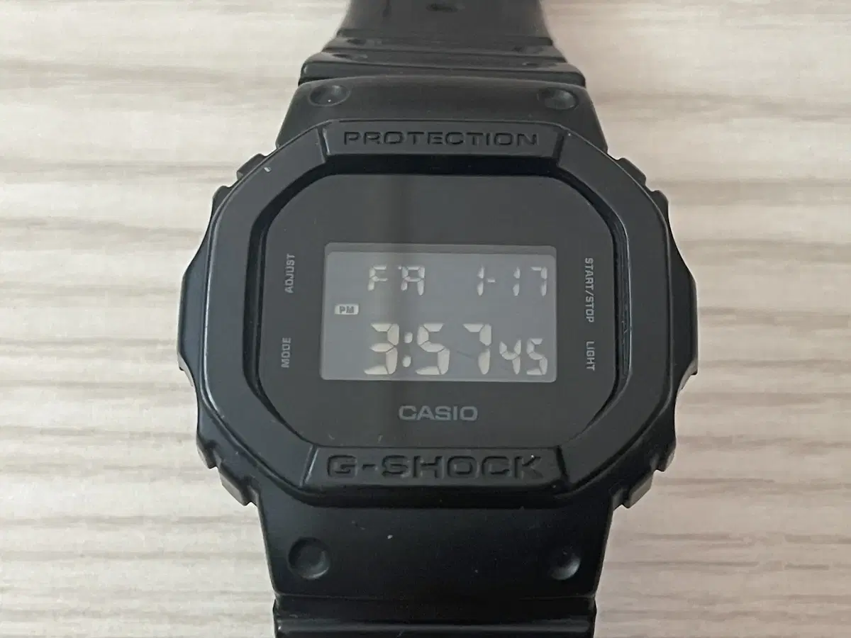 (지샥 브랜드 판매) G-SHOCK 올블랙 DW-5600BB